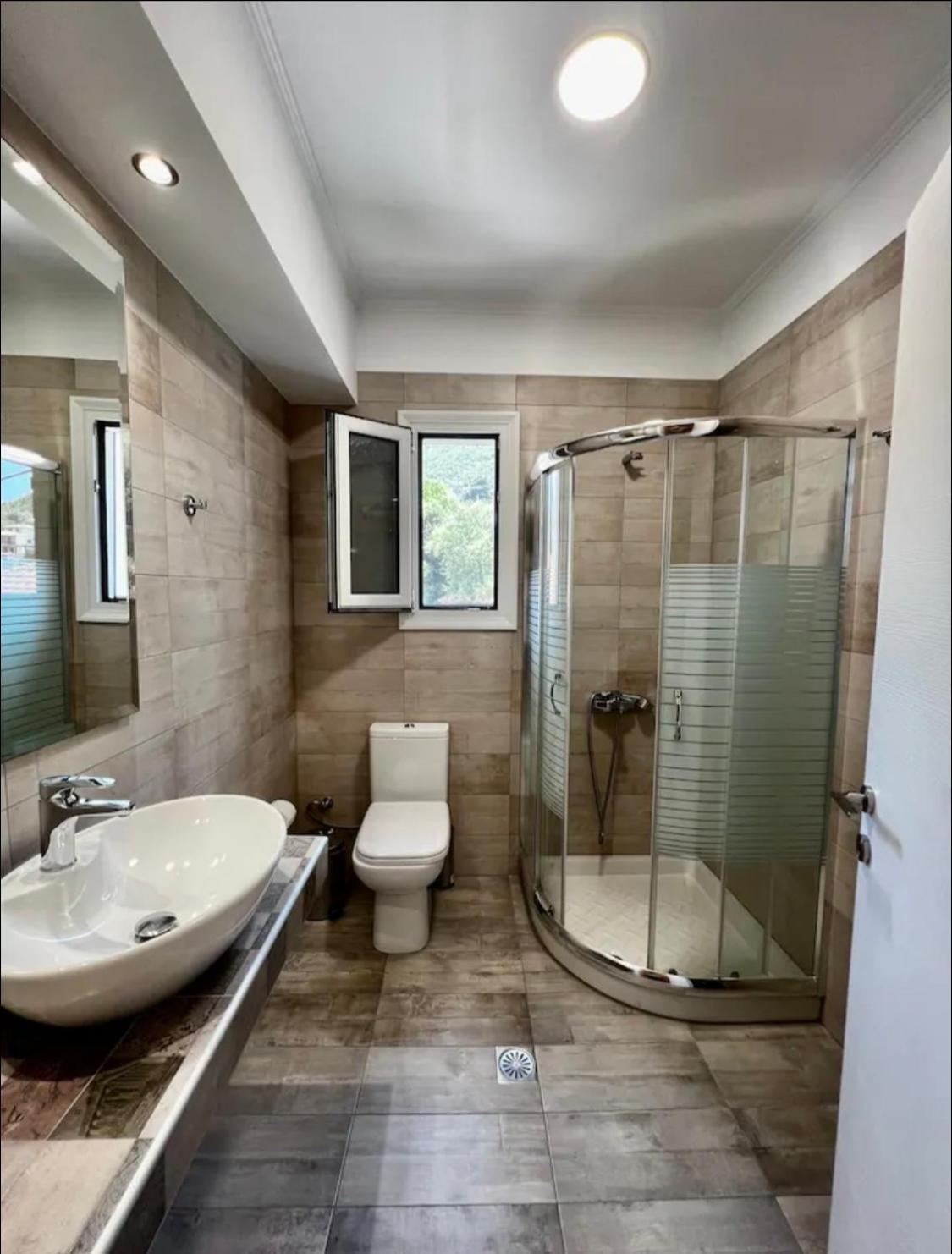 Valedina Rooms นิเกียนา ภายนอก รูปภาพ